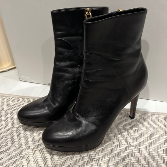 Sergio Rossi Shoes - Sergio Rossi black booties, size 7